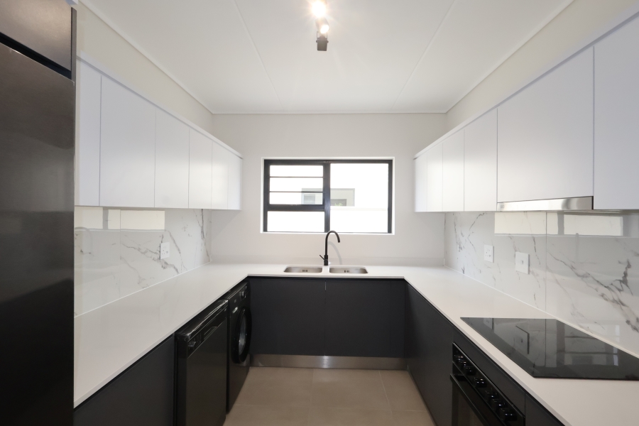 To Let 3 Bedroom Property for Rent in Croydon Western Cape